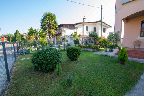 Casa indipendente in vendita a Castelnovo Bariano (RO)