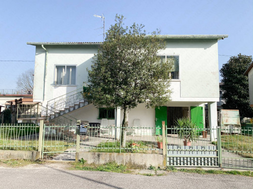 Casa singola in Vendita a Castelmassa