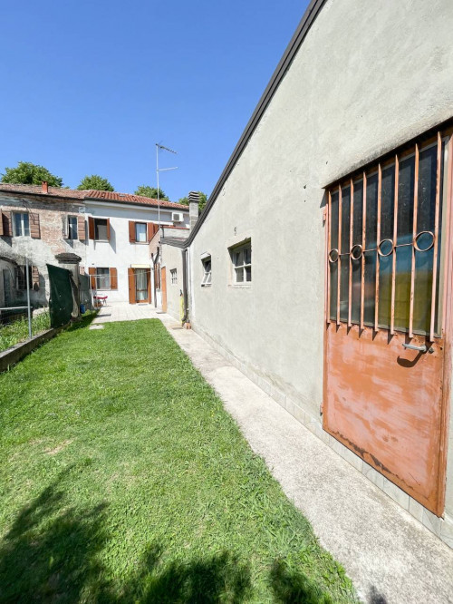 Bifamiliare in vendita a Castelmassa