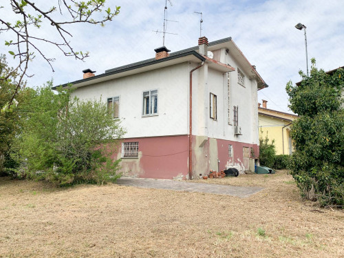 Villa in vendita a Borgocarbonara (MN)