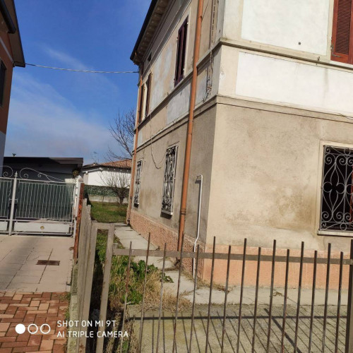 Casa indipendente in vendita a Serravalle A Po (MN)