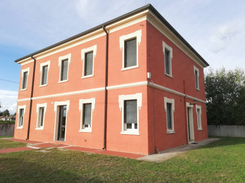 Villa in Vendita a Ceneselli