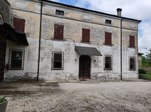 Casa singola in Vendita a Ostiglia