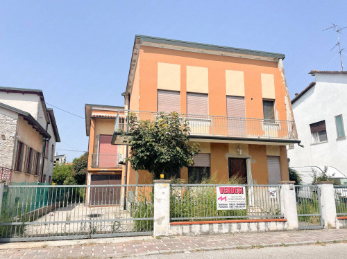 Casa in Vendita a Castelmassa