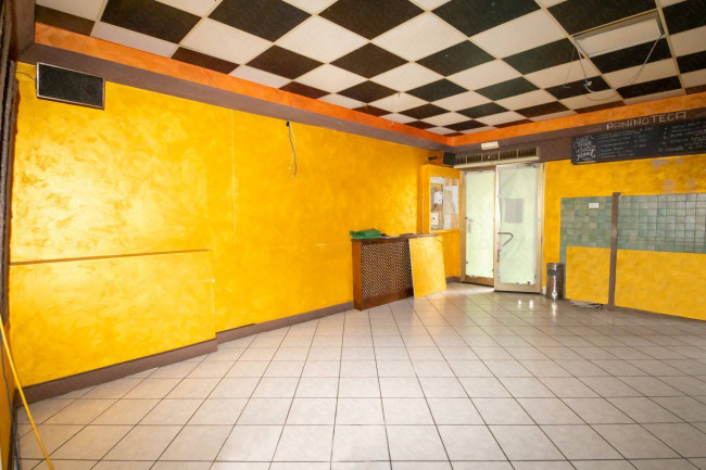 Locale commerciale in affitto a Bergantino