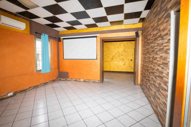 Locale commerciale in affitto a Bergantino