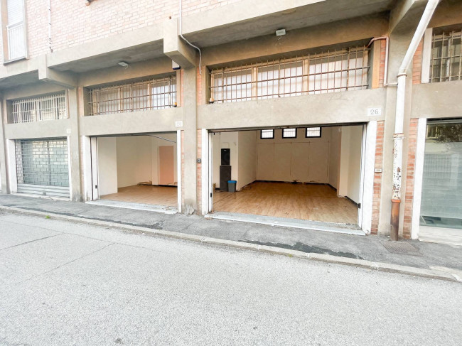 Box o garage in vendita a Ferrara