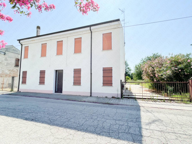 Casa in Vendita a Castelnovo Bariano