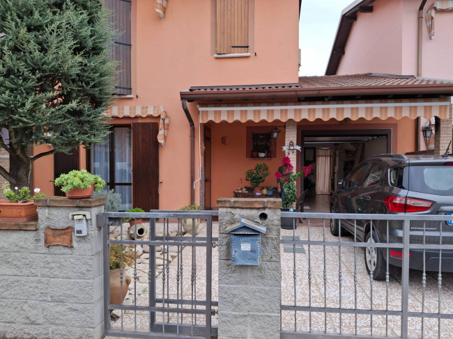 Villa in vendita a Sustinente (MN)