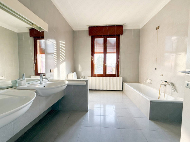 Porzione di fabbricato in vendita a Castelmassa