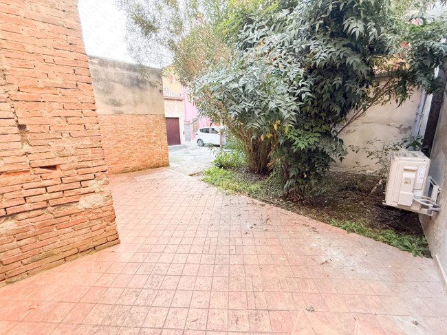 Porzione di fabbricato in vendita a Castelmassa