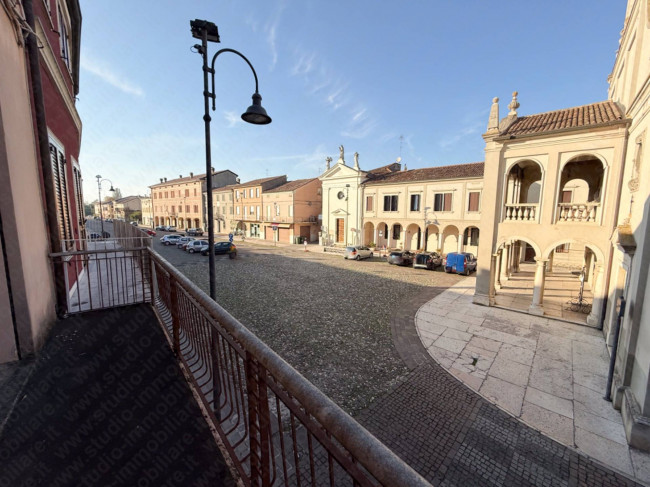 Porzione di fabbricato in vendita a Castelmassa