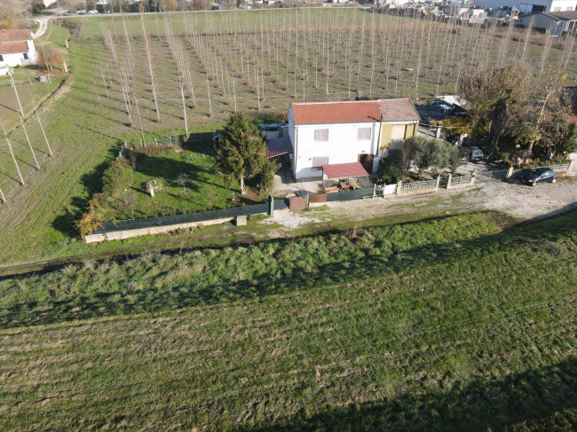 Porzione di fabbricato in vendita a Castelnovo Bariano
