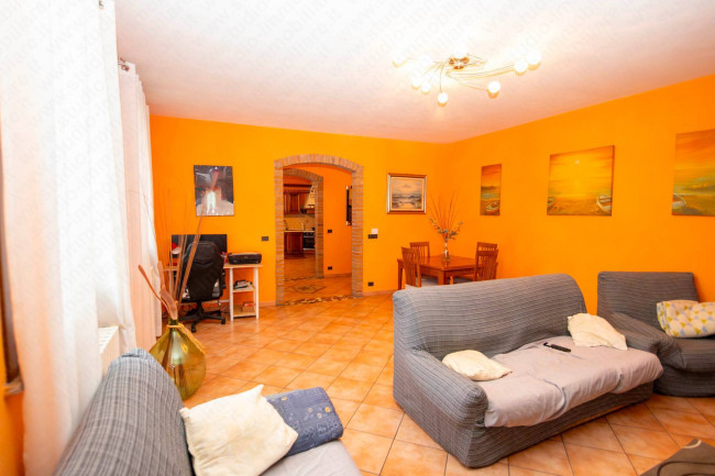 Porzione di fabbricato in vendita a Melara