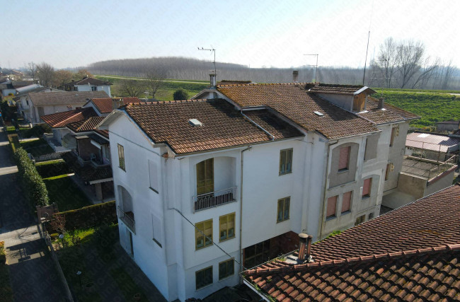 Trifamiliare in vendita a Serravalle a Po