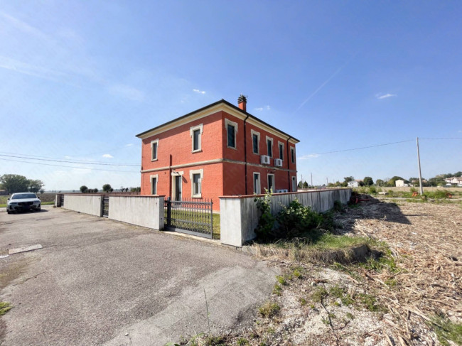 Villa in vendita a Ceneselli