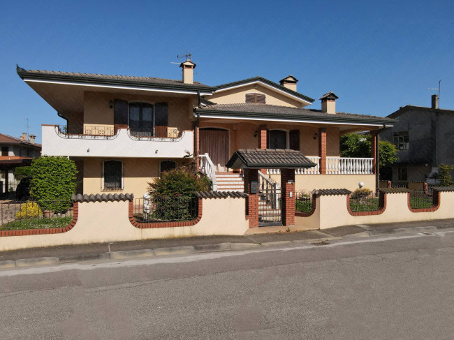 Villa Singola in vendita a Salara