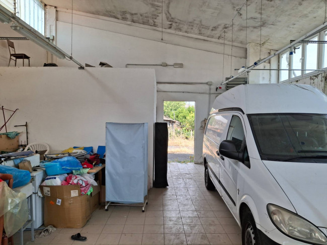 Laboratorio in vendita a Serravalle a Po