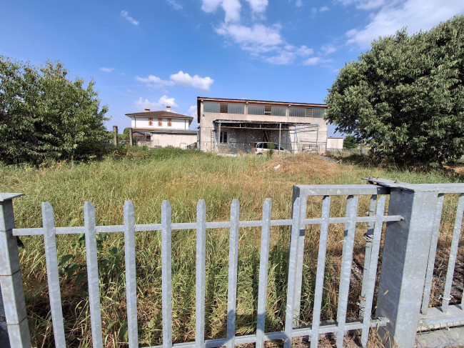 Laboratorio in vendita a Serravalle a Po