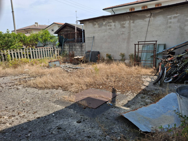 Laboratorio in vendita a Serravalle a Po