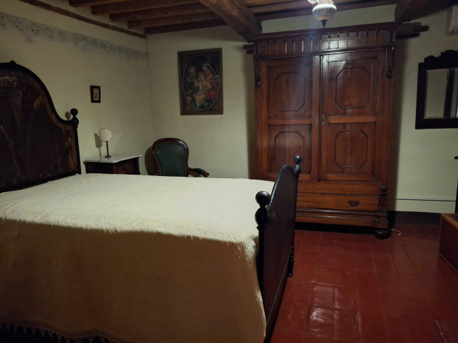 Porzione di fabbricato in vendita a Serravalle a Po