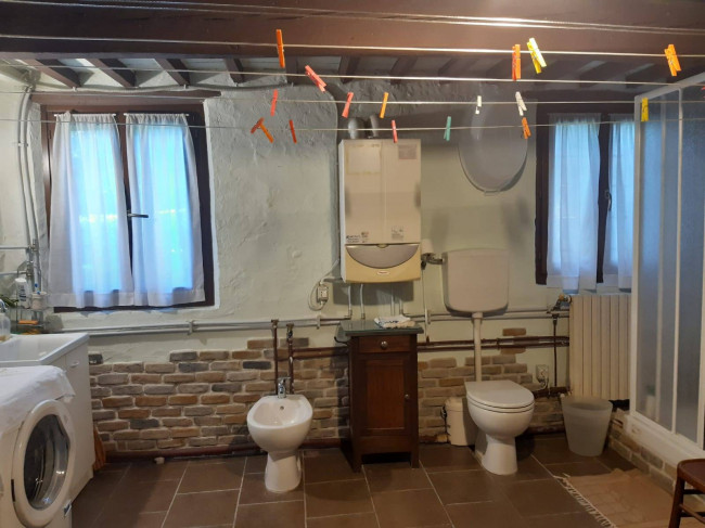 Porzione di fabbricato in vendita a Serravalle a Po