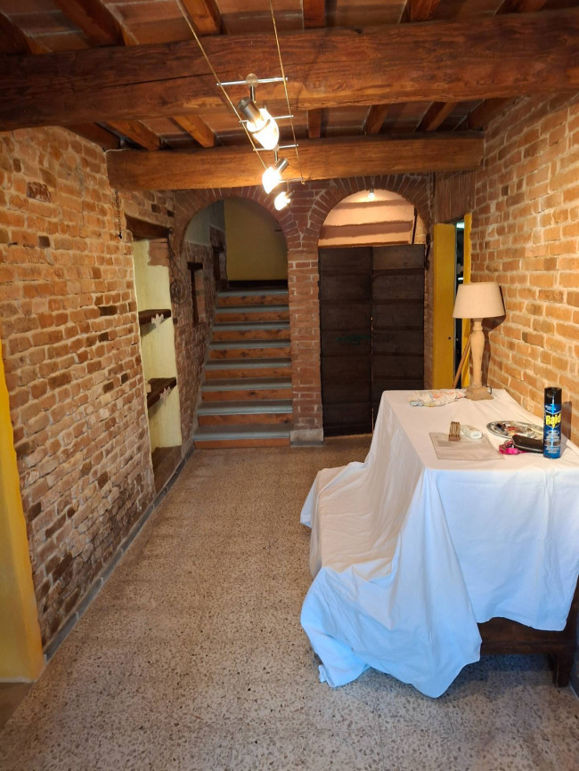 Porzione di fabbricato in vendita a Serravalle a Po