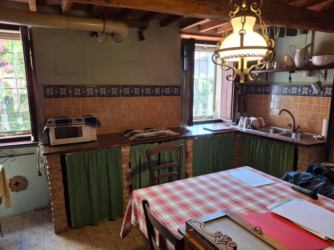 Porzione di fabbricato in vendita a Serravalle a Po