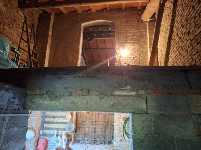 Porzione di fabbricato in vendita a Serravalle a Po