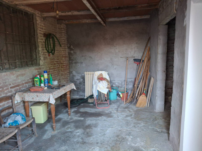 Porzione di fabbricato in vendita a Serravalle a Po