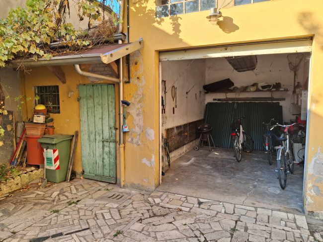 Porzione di fabbricato in vendita a Ostiglia