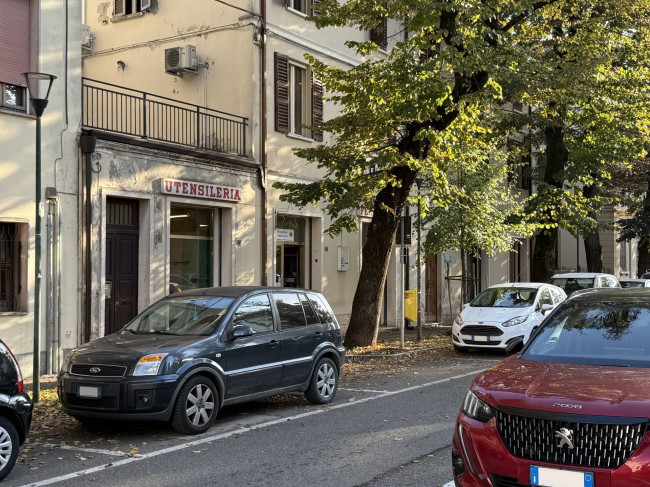 Negozio in vendita a Ostiglia