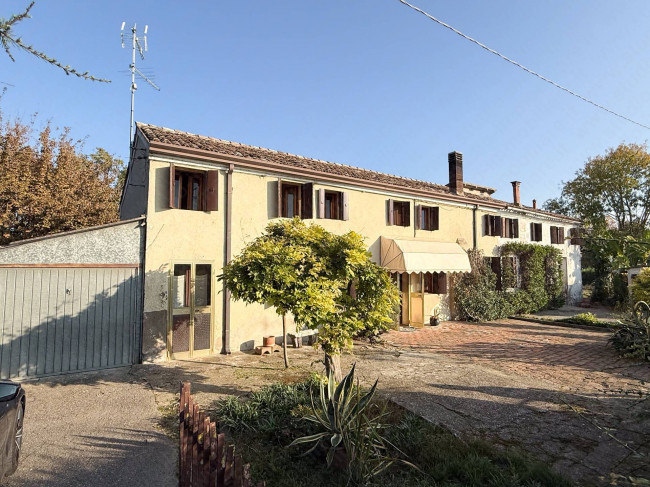 Casa singola in vendita a Bagnolo di Po