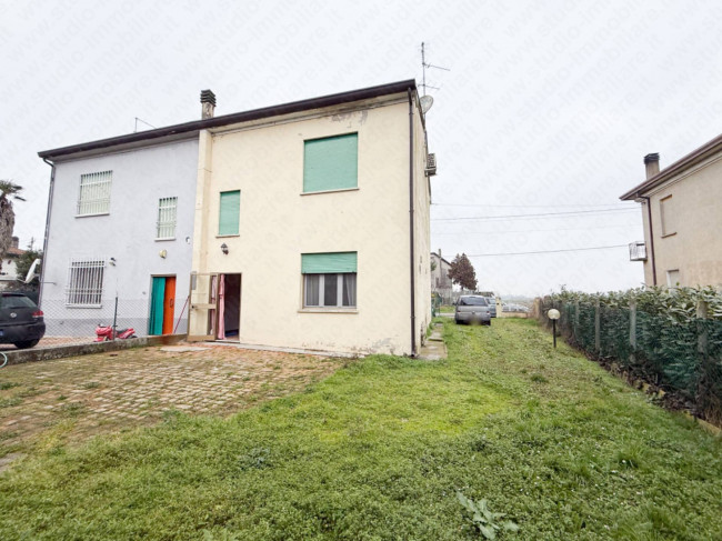 Bifamiliare in vendita a Castelmassa