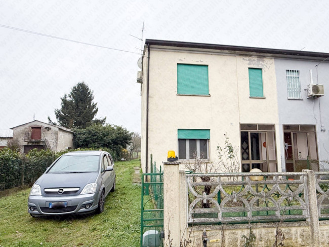 Bifamiliare in vendita a Castelmassa