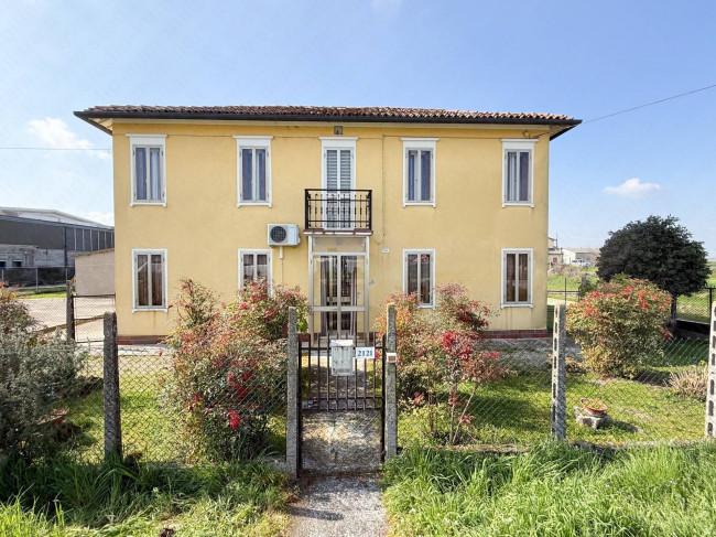 Casa singola in vendita a Castelnovo Bariano