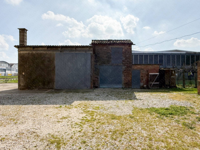 Casa singola in vendita a Castelnovo Bariano