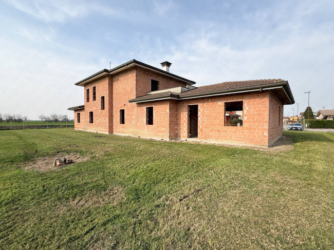 Villa Singola in vendita a Castelnovo Bariano