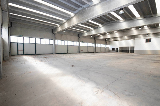 Capannone in vendita a Calto