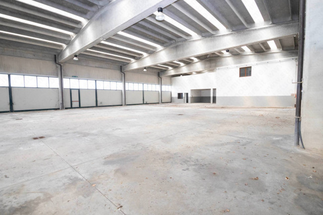 Capannone in vendita a Calto