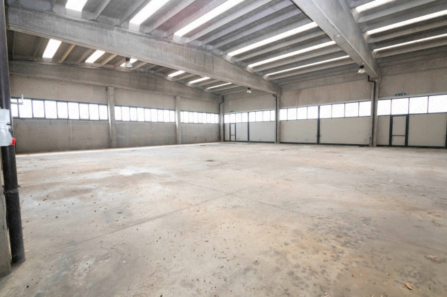 Capannone in vendita a Calto