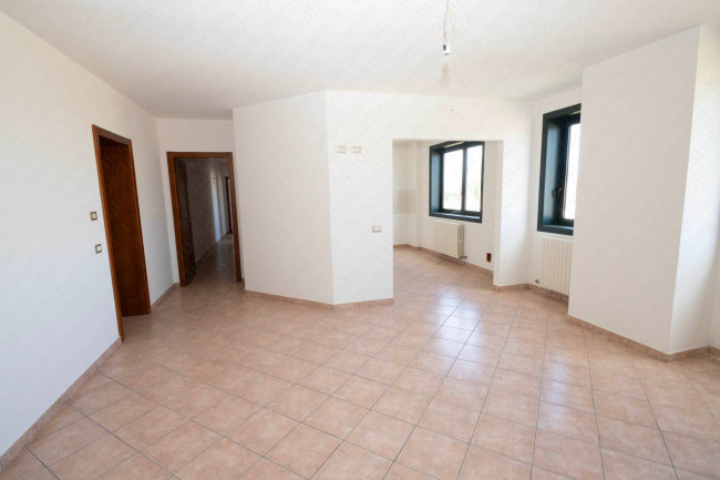 Capannone in vendita a Calto