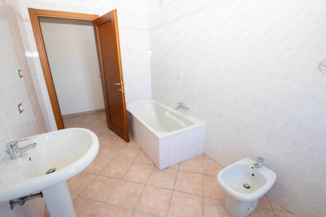 Capannone in vendita a Calto