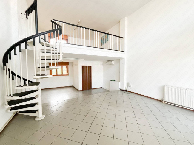 Negozio in affitto a Castelmassa