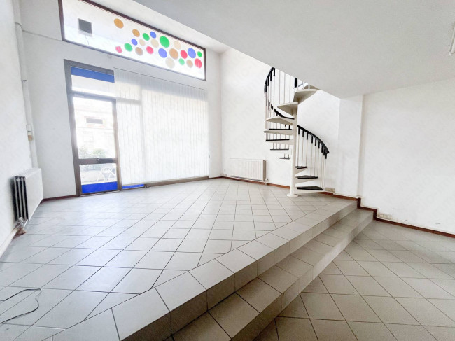 Negozio in affitto a Castelmassa