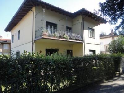 Semi-detached house for Sale to Massa