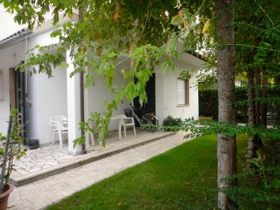 Small villa for Sale to Forte dei Marmi
