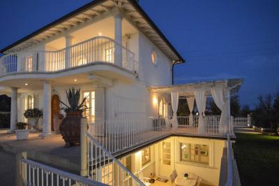 Single family house for seasonal rent in Pietrasanta