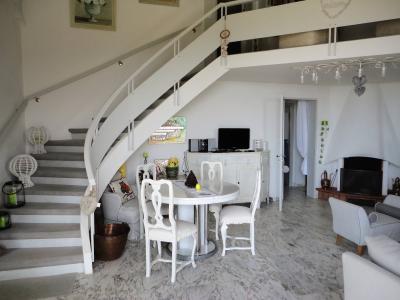 Small villa for sale in Montignoso