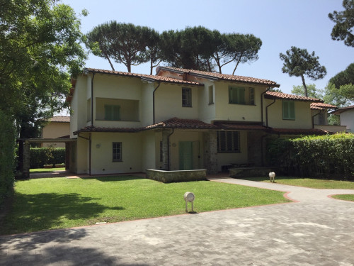 Semi-detached house for Holiday rent to Forte dei Marmi